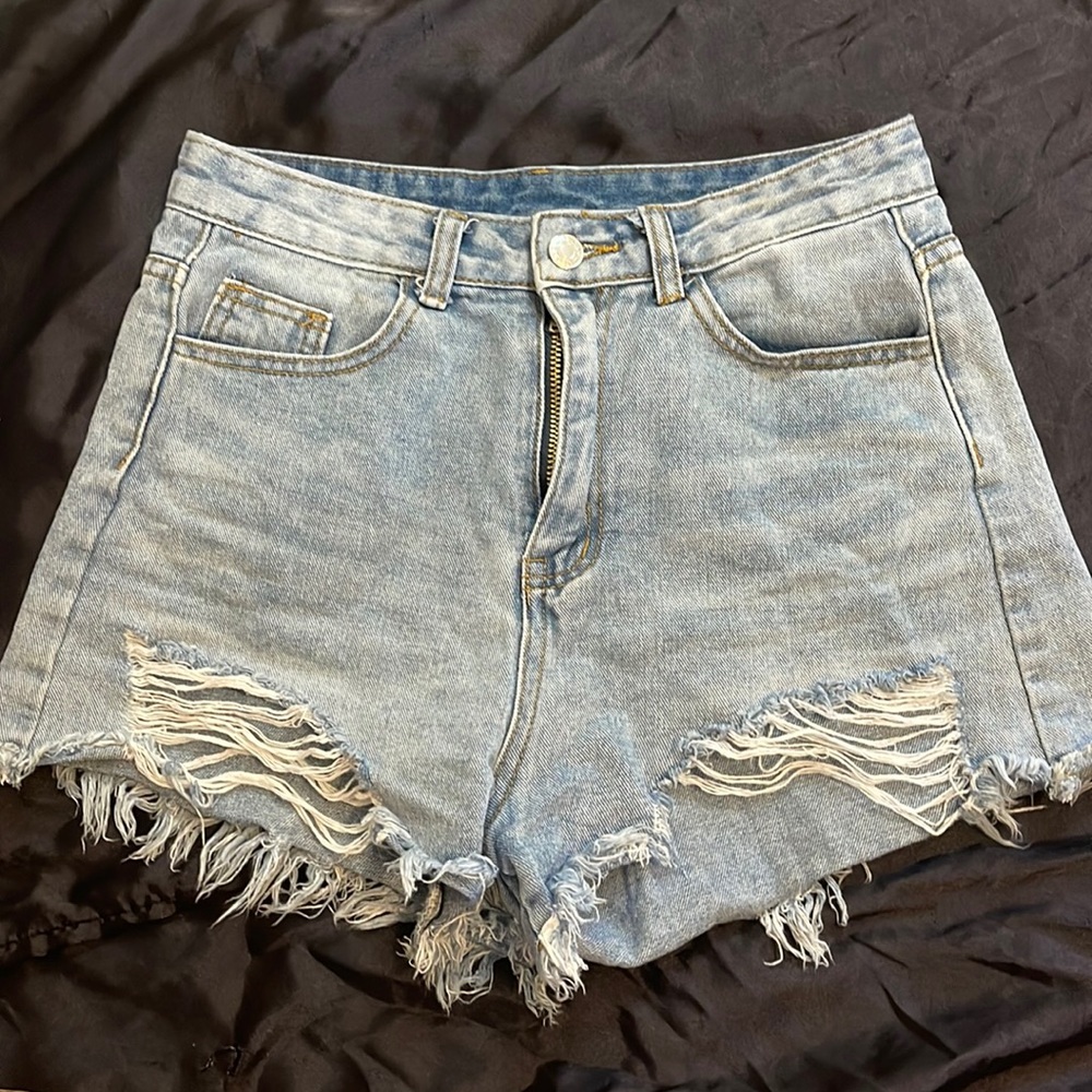 from shein size small good condition never worn 85% cotton 15% polyester